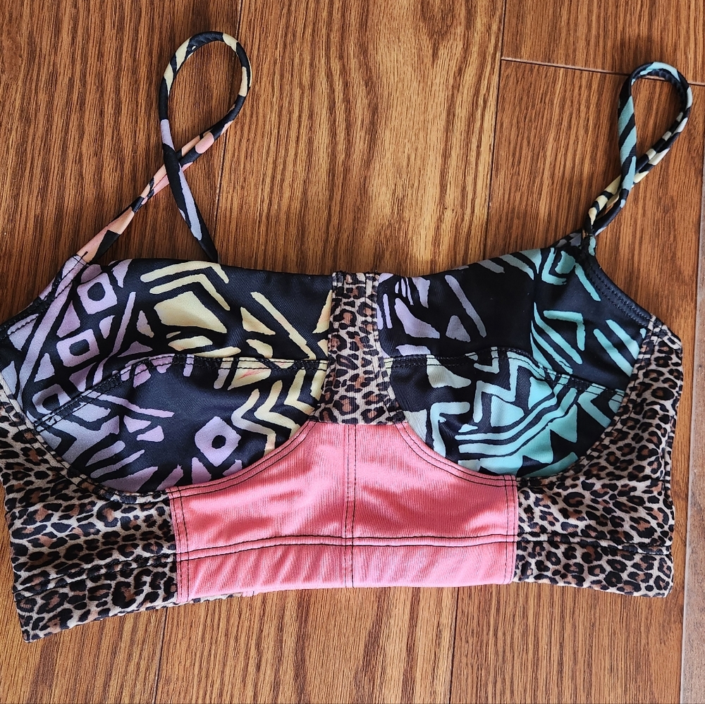 Onzie leopard cheetah multi colored crop top / bra small